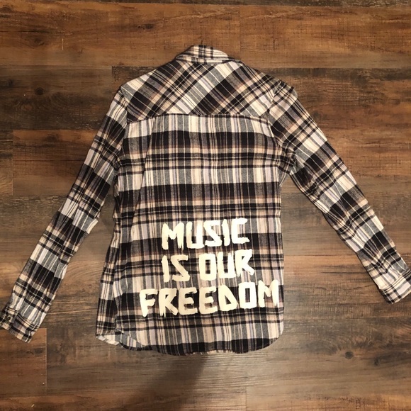 Tribe Kelley Flannel - Picture 2 of 2